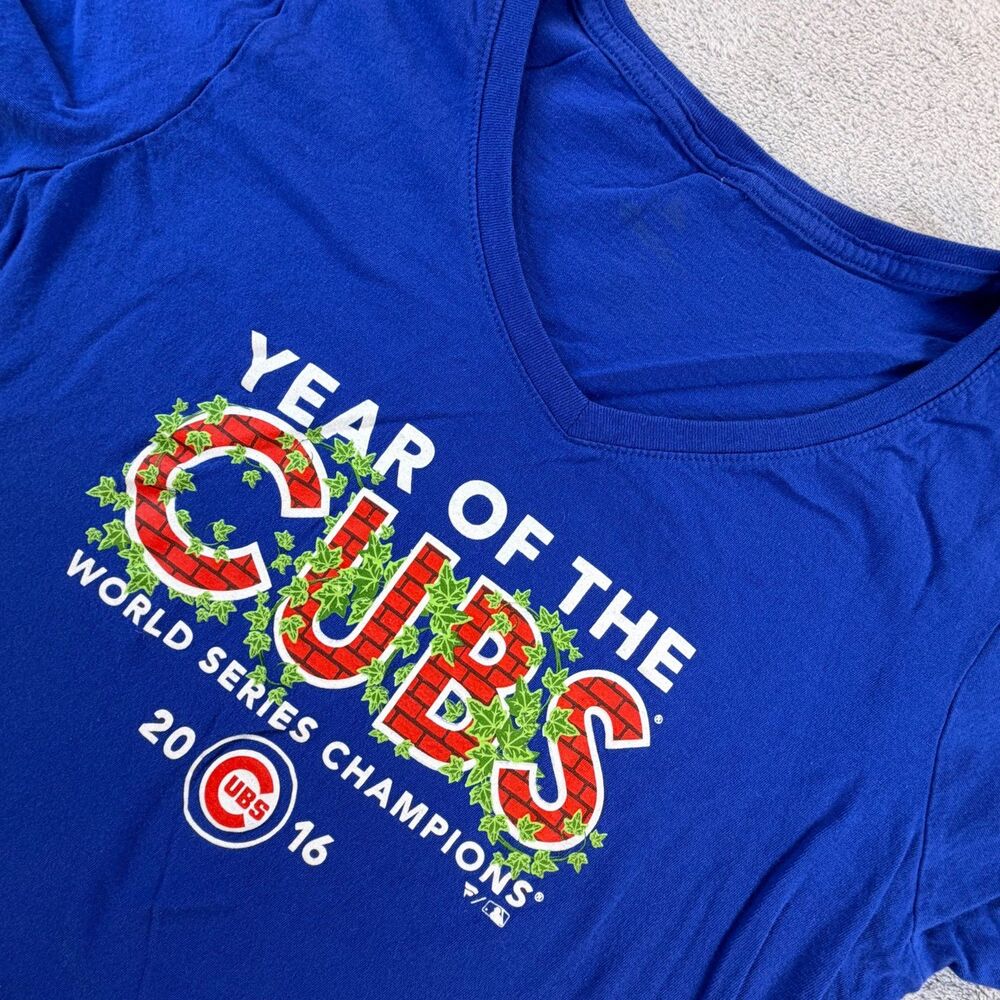 Chicago Cubs 2016 World Series Champions Women’s V-Neck Blue T-Shirt M